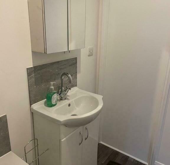 标准间, Edgware Rooms