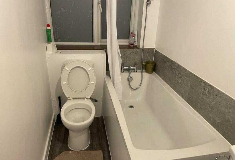 标准间, Edgware Rooms