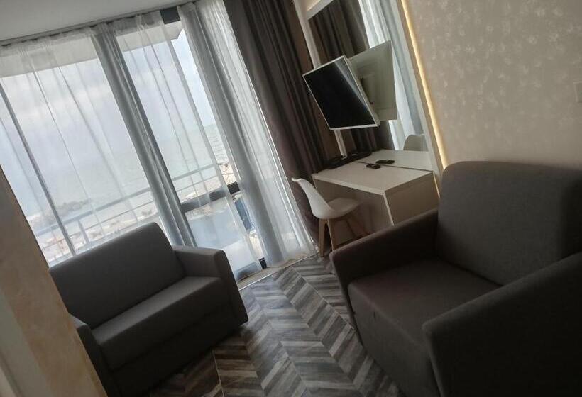 Tengerre Néző Lakosztály, слънчев залив