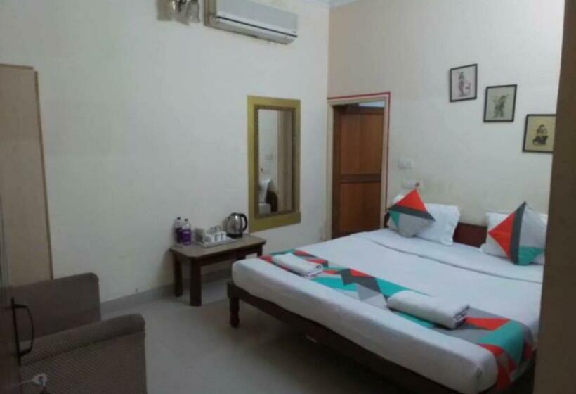 غرفة ديلوكس, Singhasan House