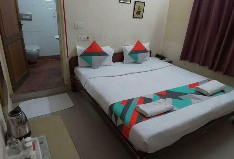 غرفة ديلوكس, Singhasan House