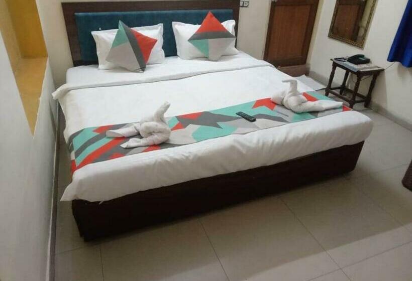 غرفة ديلوكس, Singhasan House