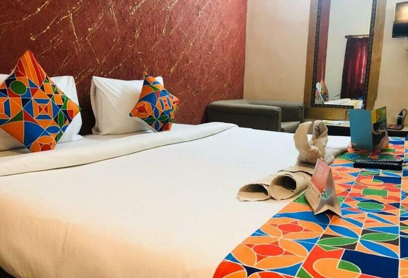 غرفة ديلوكس, Singhasan House