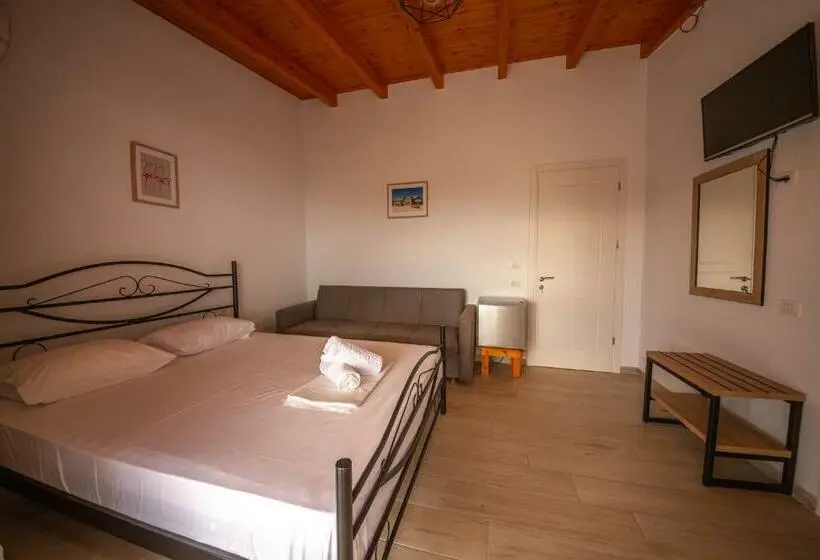 Triple Room Sea View, Villa Rondo