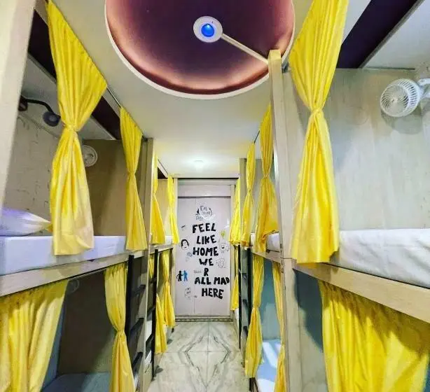 ルームシェアのワンベッド, Travel Monkey Hostel