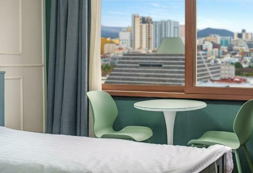 Номер Deluxe, Hiker