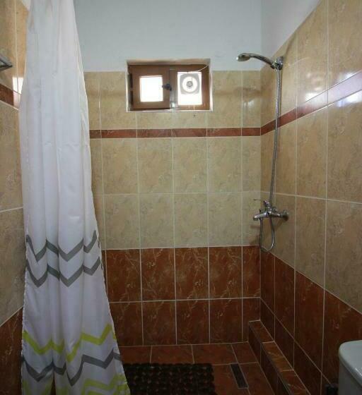 اتاق استاندارد, Grandma S Home