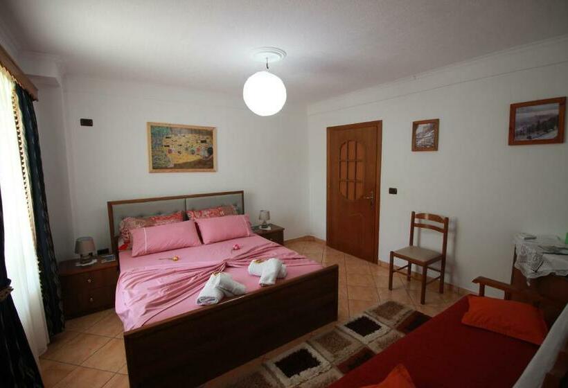 اتاق استاندارد, Grandma S Home