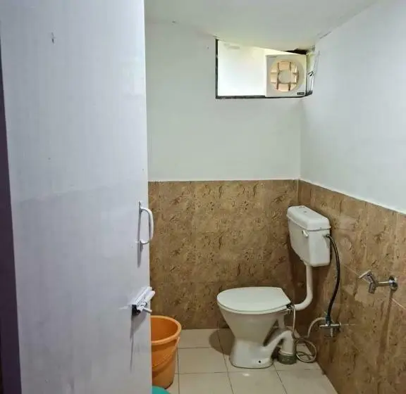 エコノミールーム, Hostel Hideout