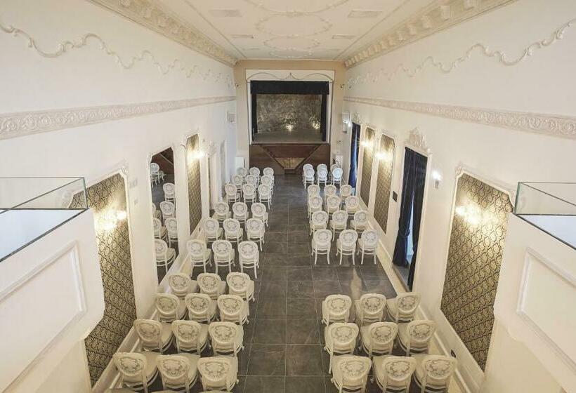 جناح, Castello Ducale Colonna Resort