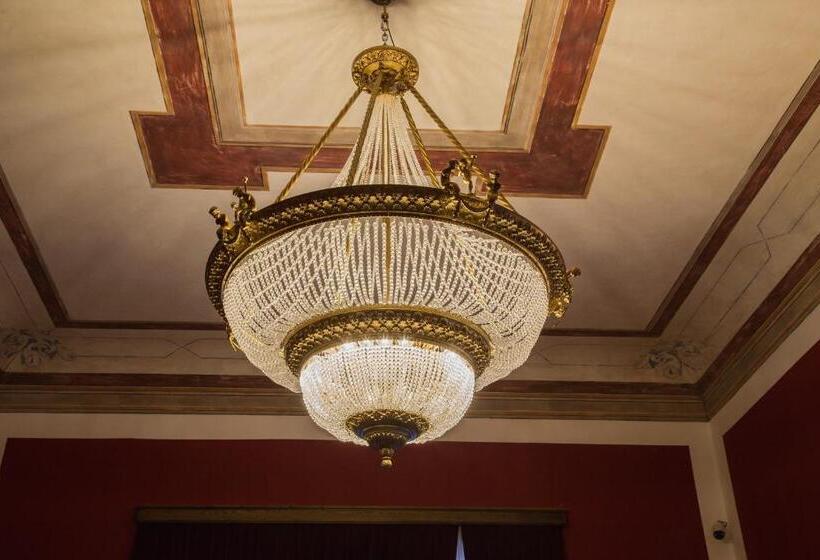 جناح رئاسى, Castello Ducale Colonna Resort