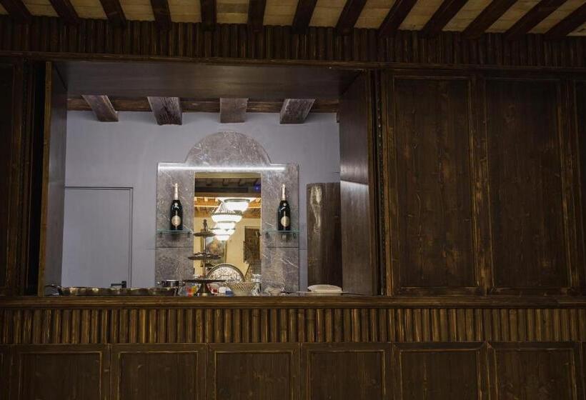 سوئیت پرزیدنت, Castello Ducale Colonna Resort