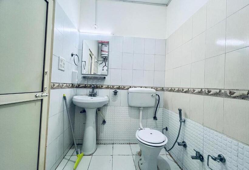 Quarto Estandar com Sacada, Live Free Hostel, Mcleodganj