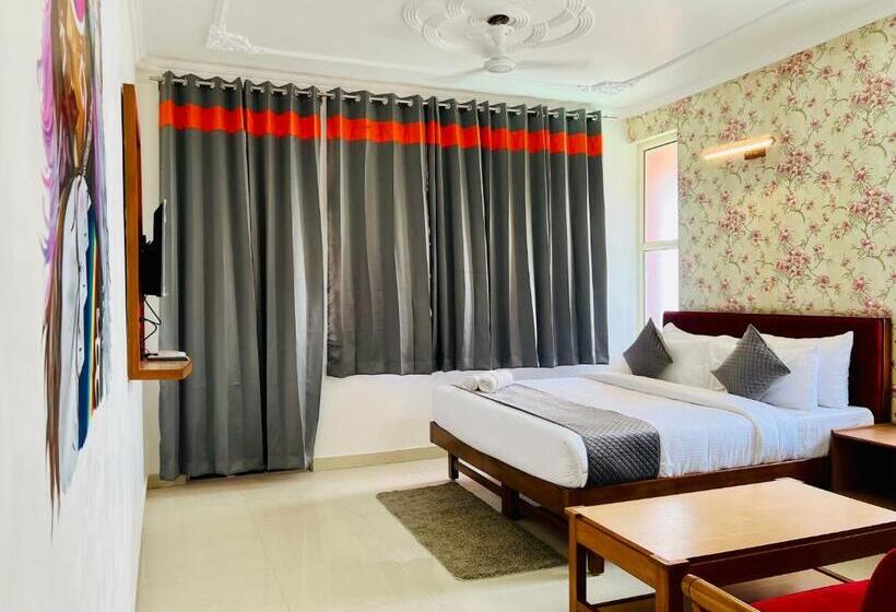 Quarto Estandar Cama King, Live Free Hostel, Mcleodganj