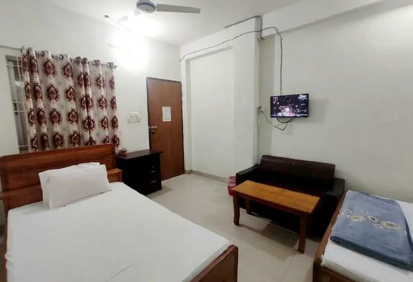 اتاق خانوادگی, New Hotel Labbaik