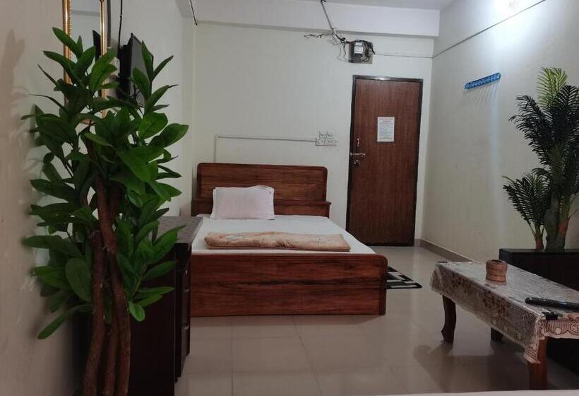 اتاق استاندارد یک نفره, New Hotel Labbaik