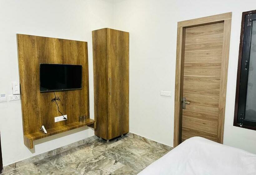 غرفة ديلوكس, Skyz