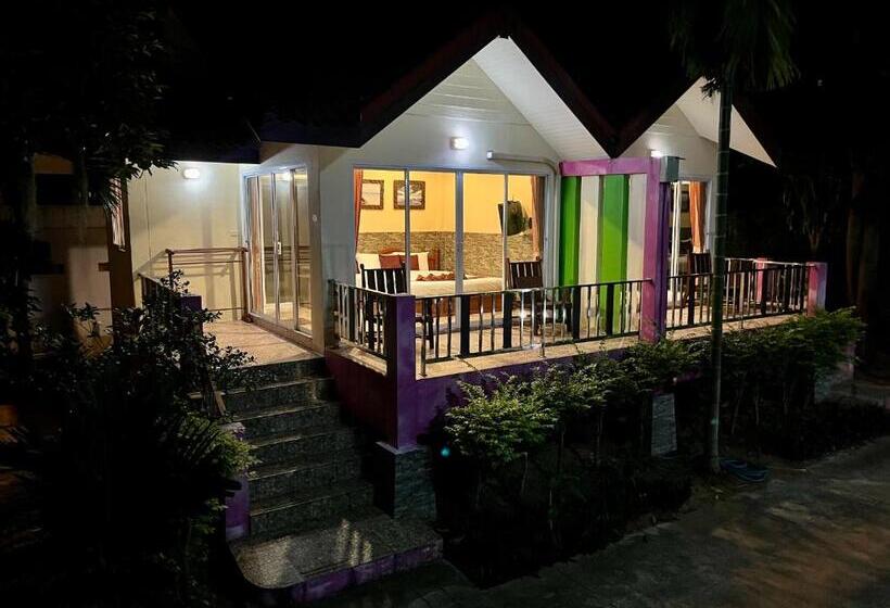 غرفة قياسية مزوَّدة بتراس, Mae Somboon House