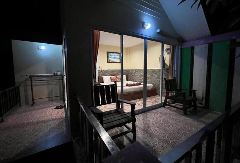 חדר סטנדרט עם טרסה, Mae Somboon House