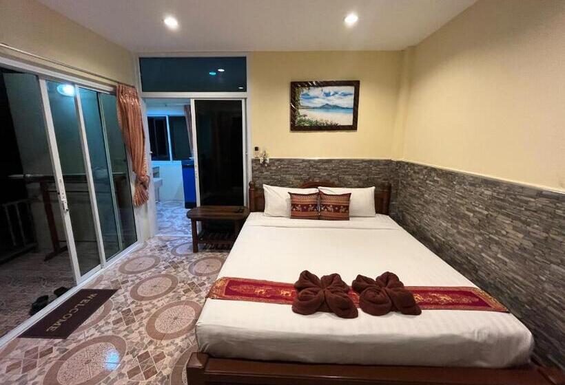 חדר סטנדרט עם טרסה, Mae Somboon House