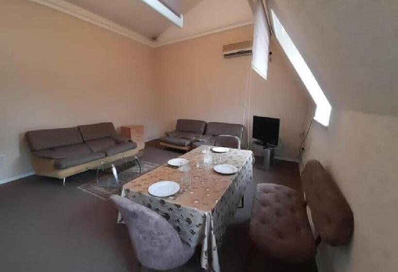 اتاق استاندارد, Shah Hostel