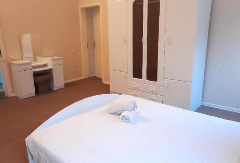 اتاق استاندارد, Shah Hostel