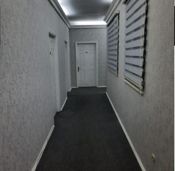 اتاق استاندارد چهارنفره با سرویس بهداشتی مشترک, Shah Hostel