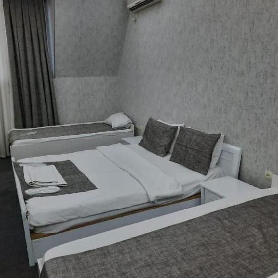 اتاق استاندارد چهارنفره با سرویس بهداشتی مشترک, Shah Hostel