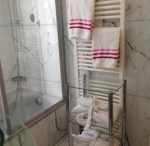 غرفة ديلوكس مطلة على البحيرة, Boutique Hotel Villa Am See