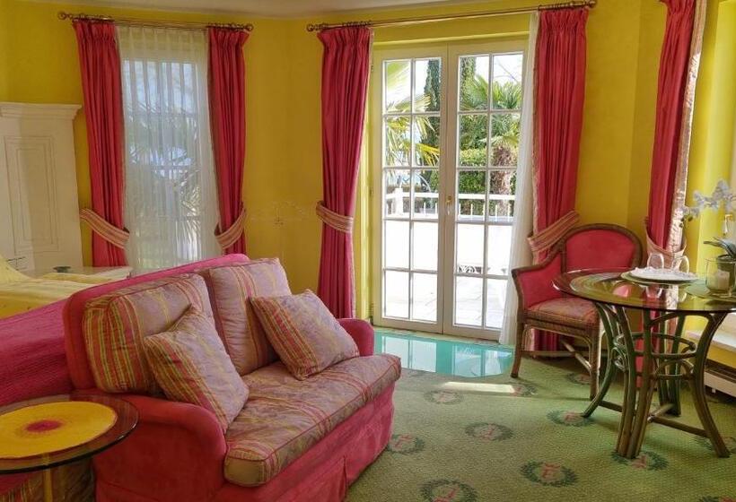 غرفة ديلوكس مطلّة علي البحر مزوَّدة بشُرفة, Boutique Hotel Villa Am See