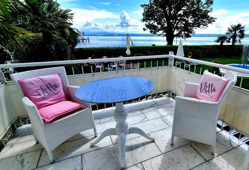 غرفة ديلوكس مطلّة علي البحر مزوَّدة بشُرفة, Boutique Hotel Villa Am See