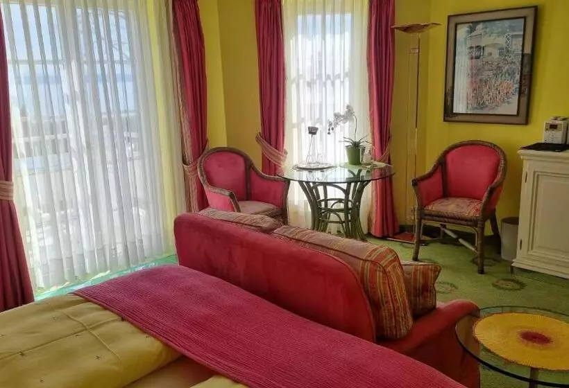 オーシャンビューデラックスルームバルコニー付き, Boutique Hotel Villa Am See