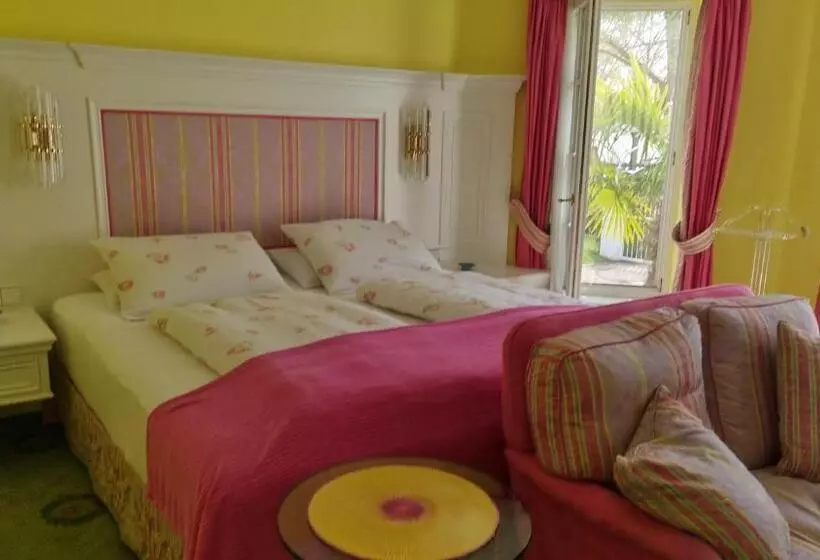 オーシャンビューデラックスルームバルコニー付き, Boutique Hotel Villa Am See