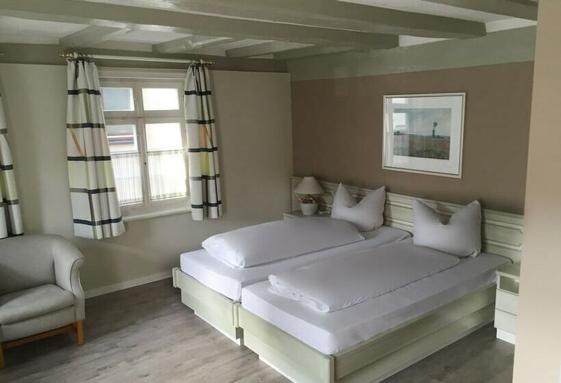 Delüks Oda, Altes Pfarrhaus