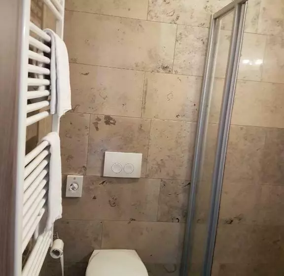 اتاق استاندارد یک نفره, Auwald