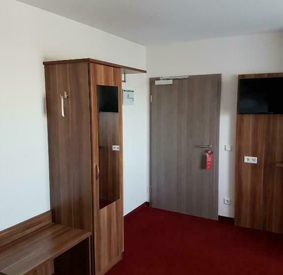 غرفة قياسية فردية, Auwald