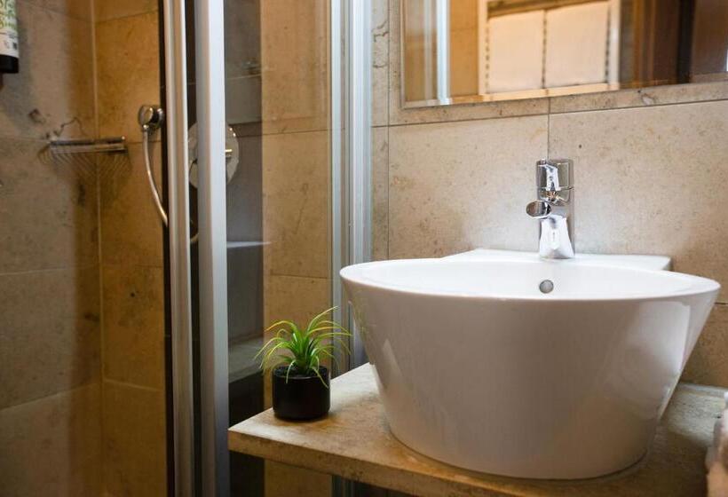 غرفة قياسية فردية, Auwald