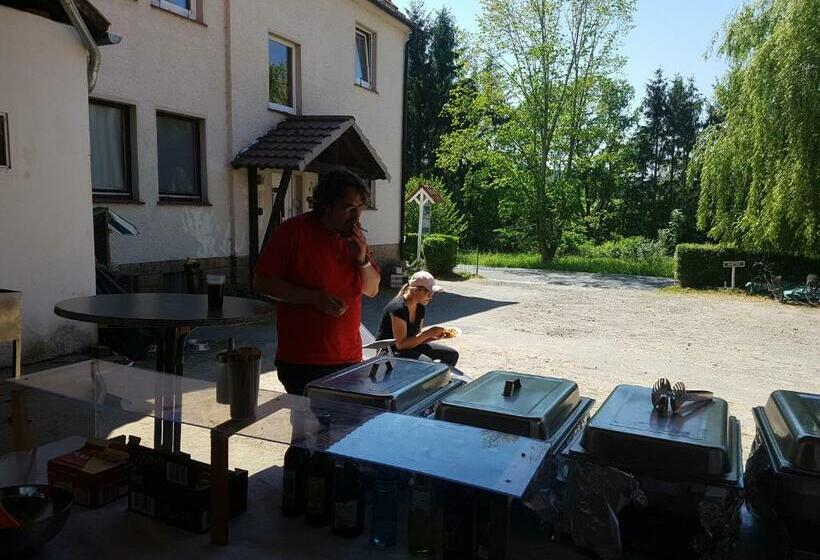 ２ベッドルームアパートメント, Eternahof