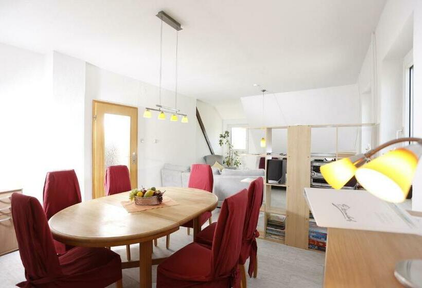 ２ベッドルームアパートメント, Eternahof