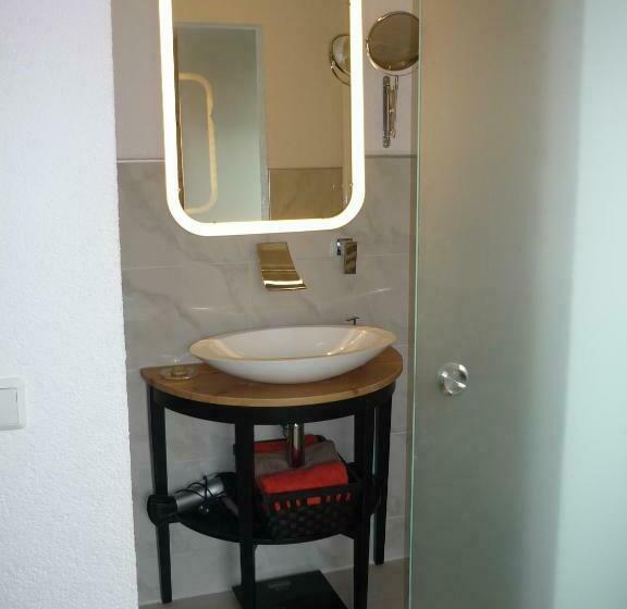 スタンダードルーム, Eternahof