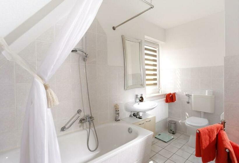 ２ベッドルームアパートメント, Eternahof