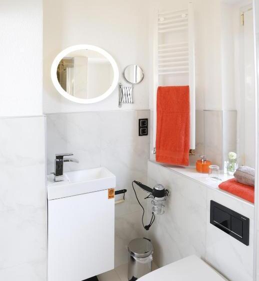 ベーシックルーム, Eternahof