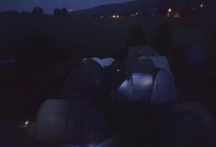 Standard Tent, Eternahof