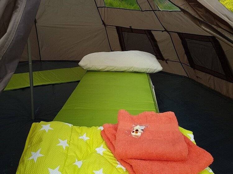 Standard Tent, Eternahof