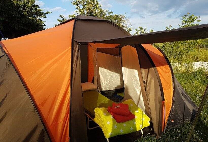 Standard Tent, Eternahof