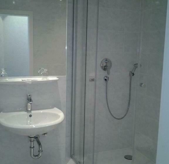 اتاق استاندارد یک نفره, Isenburger Hof