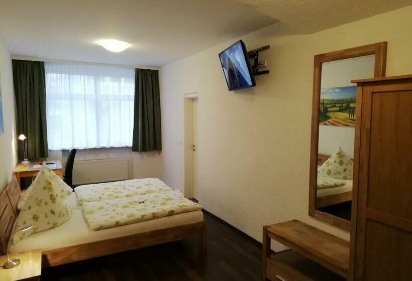 اتاق استاندارد, Isenburger Hof