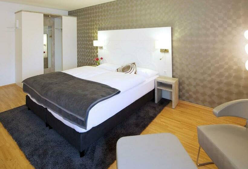 Номер Стандарт, Karolinger Hof