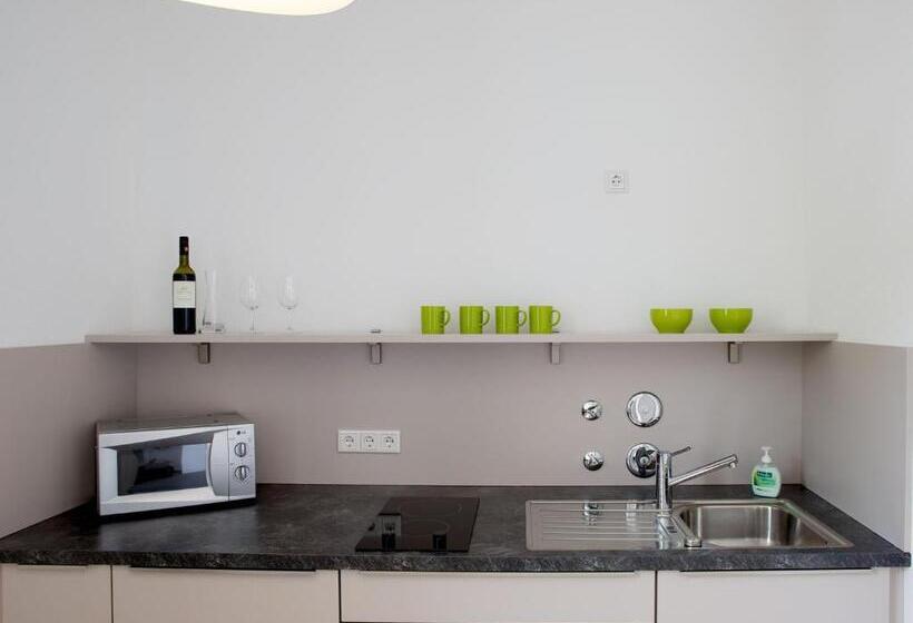 Студия Стандарт, Karolinger Hof