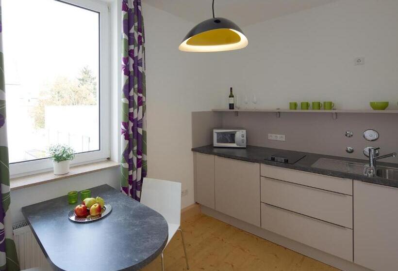 Апартаменты 2 Спальни, Karolinger Hof